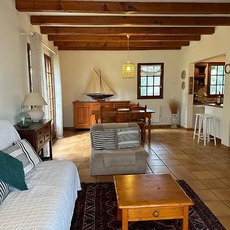 La Hulotte, Entre Et Foret -- Draps Et Serviettes Non Fournis --